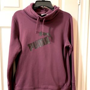 PUMA maroon sweatshirt🤍 size L fits slim